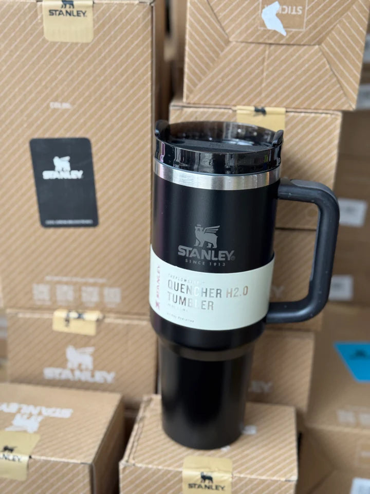 The Quencher H2.0 Flowstate™ Tumbler Stanley Cup