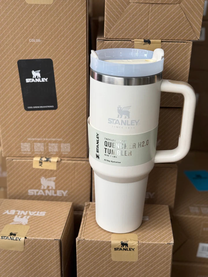 The Quencher H2.0 Flowstate™ Tumbler Stanley Cup