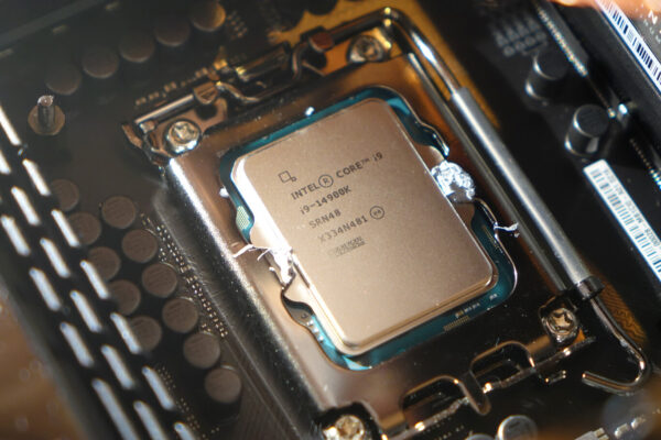 Intel® Core™ i9-14900K  24 cores with Integrated Graphics - TRAY