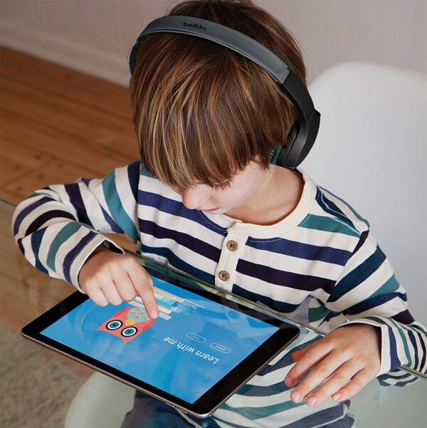 Belkin SoundForm Mini Wireless On-Ear Headphones for Kids - Image 4