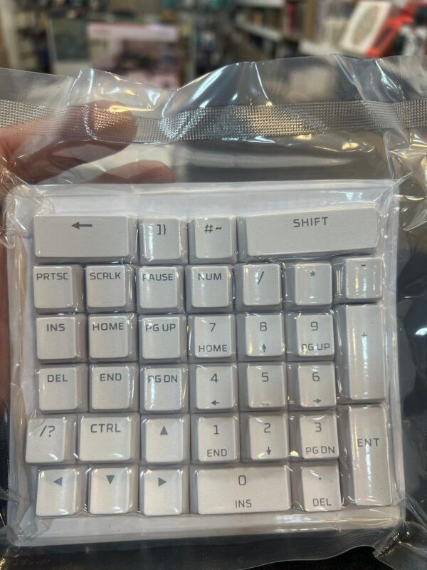 HyperX PBT Keycaps – Full Key Set, Double Shot PBT Material, English (UK) Layout, 104 Keys – White - Image 5